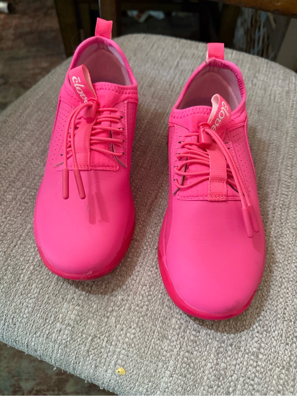 Clove Women's Neon Pink Lightweight Sneakers size 5.5